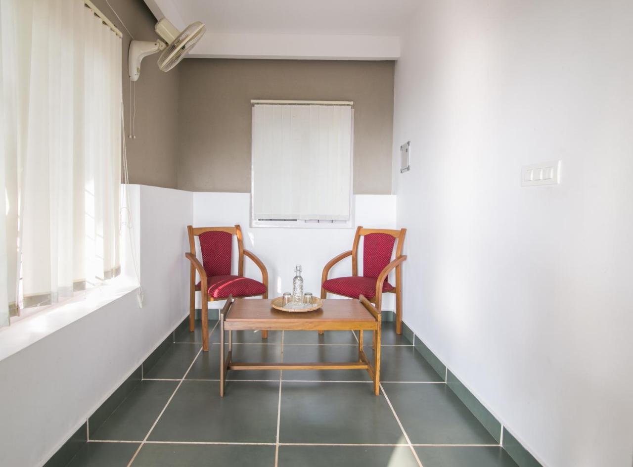Rockville Hotel Султан Батери Екстериор снимка