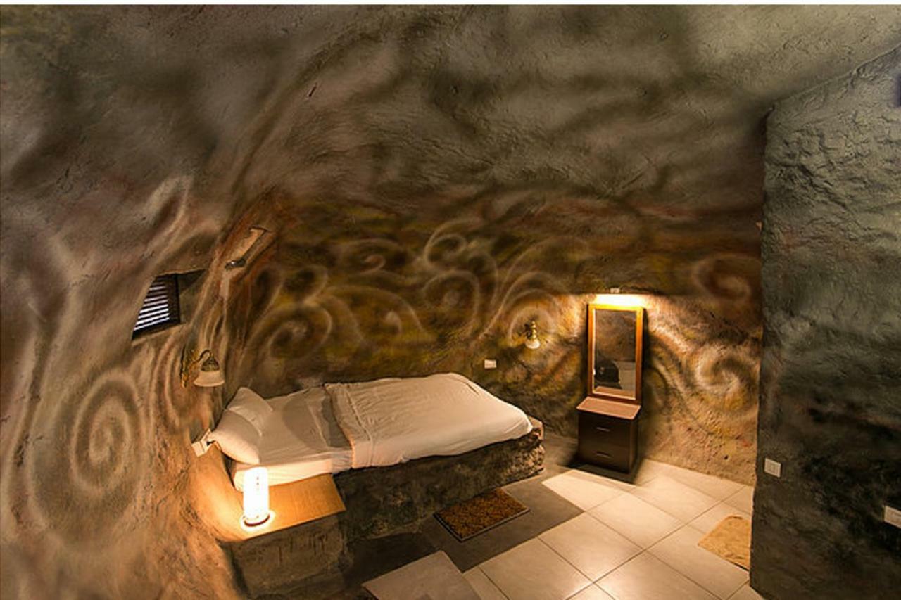 Rockville Hotel Султан Батери Екстериор снимка